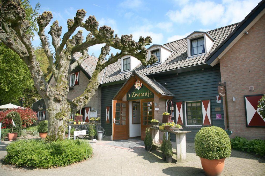 Herberg Restaurant 'T Zwaantje Mook Exterior photo